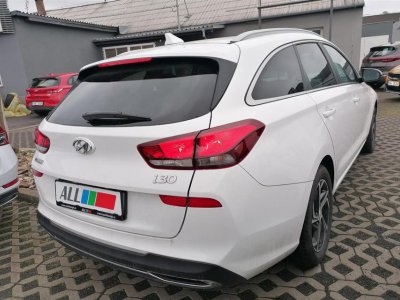 HYUNDAI i30 1,6 CRDi aut. (85 kW, 1596 ccm)