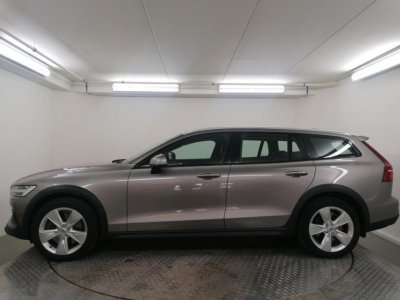 VOLVO V60 B4 AWD mild hybrid