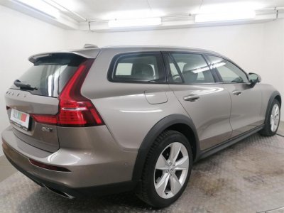 VOLVO V60 B4 AWD mild hybrid